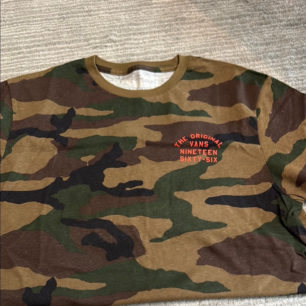 Vans Green and Brown Camouflage Short Sleeve, Men’s size L